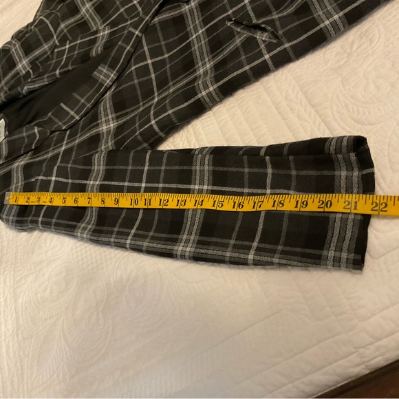 V.I.PETITES, BLACK & WHITE PLAID BLAZER, SIZE: L - Picture 7 of 10